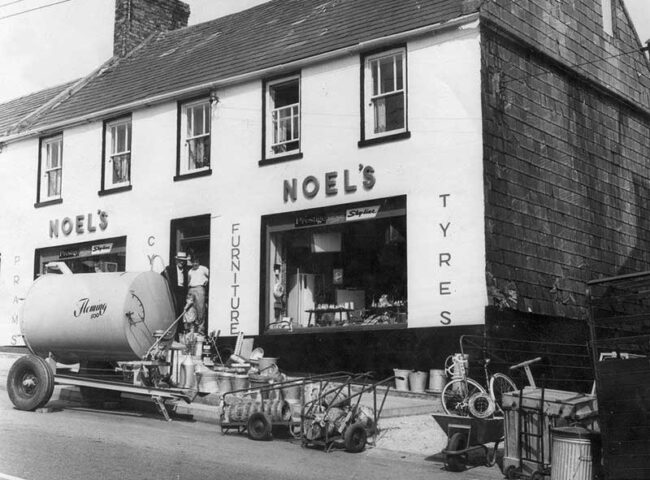 Noel's shop front